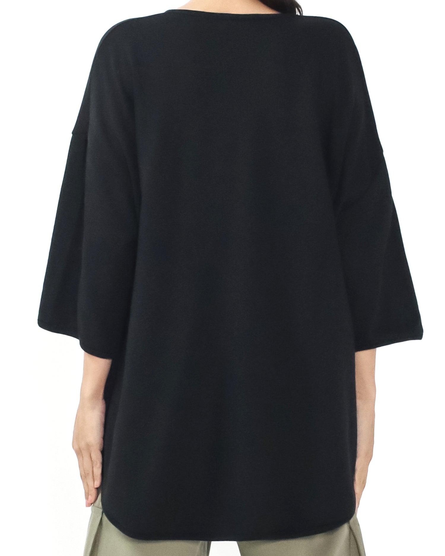 black U hem tee *pre-order*