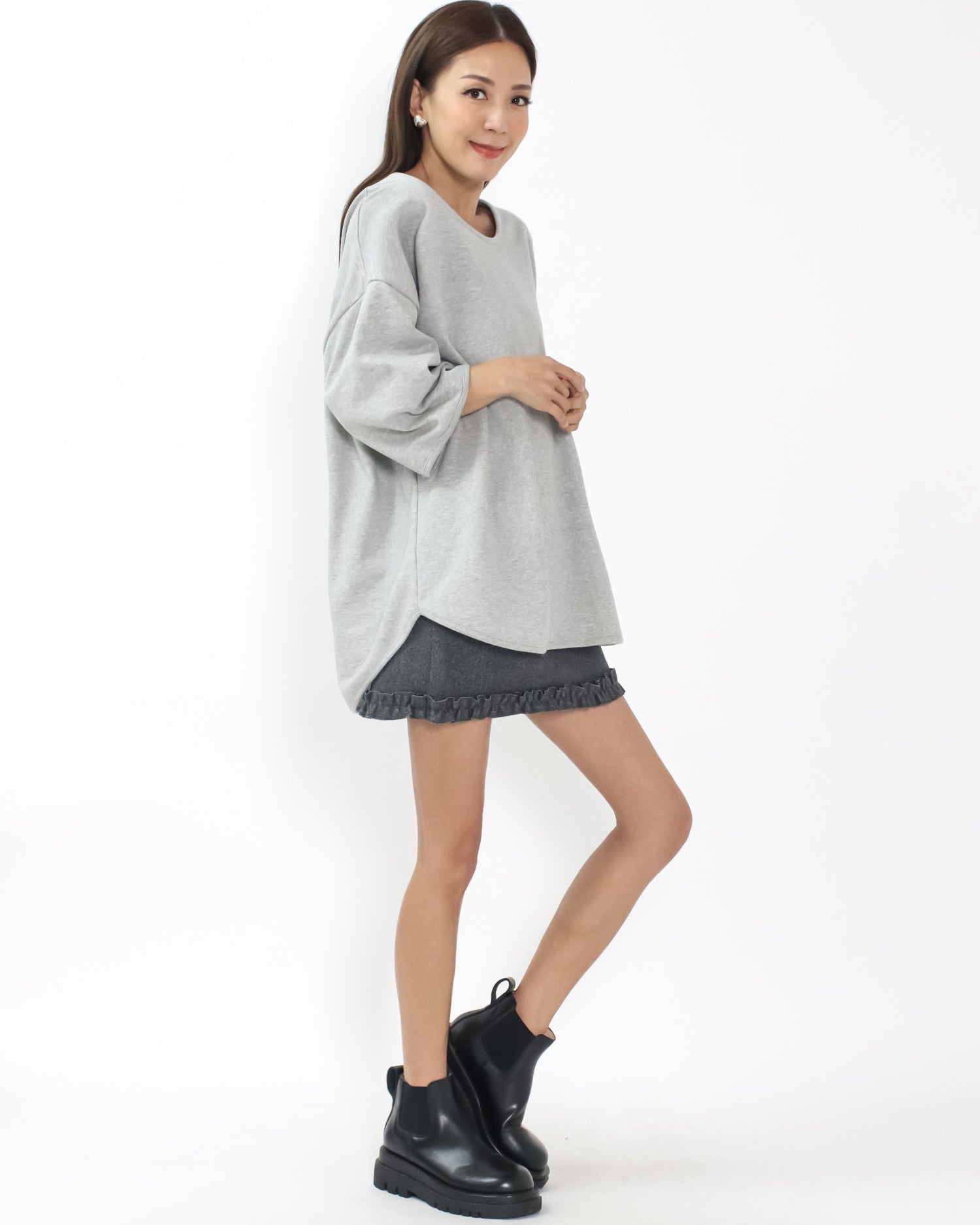 grey U hem tee