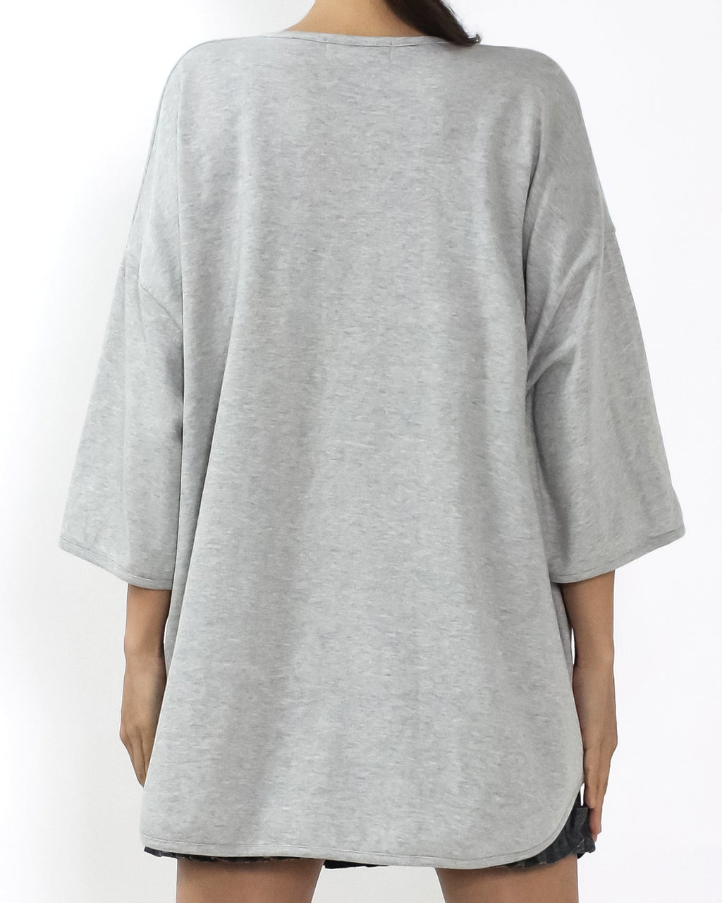 grey U hem tee