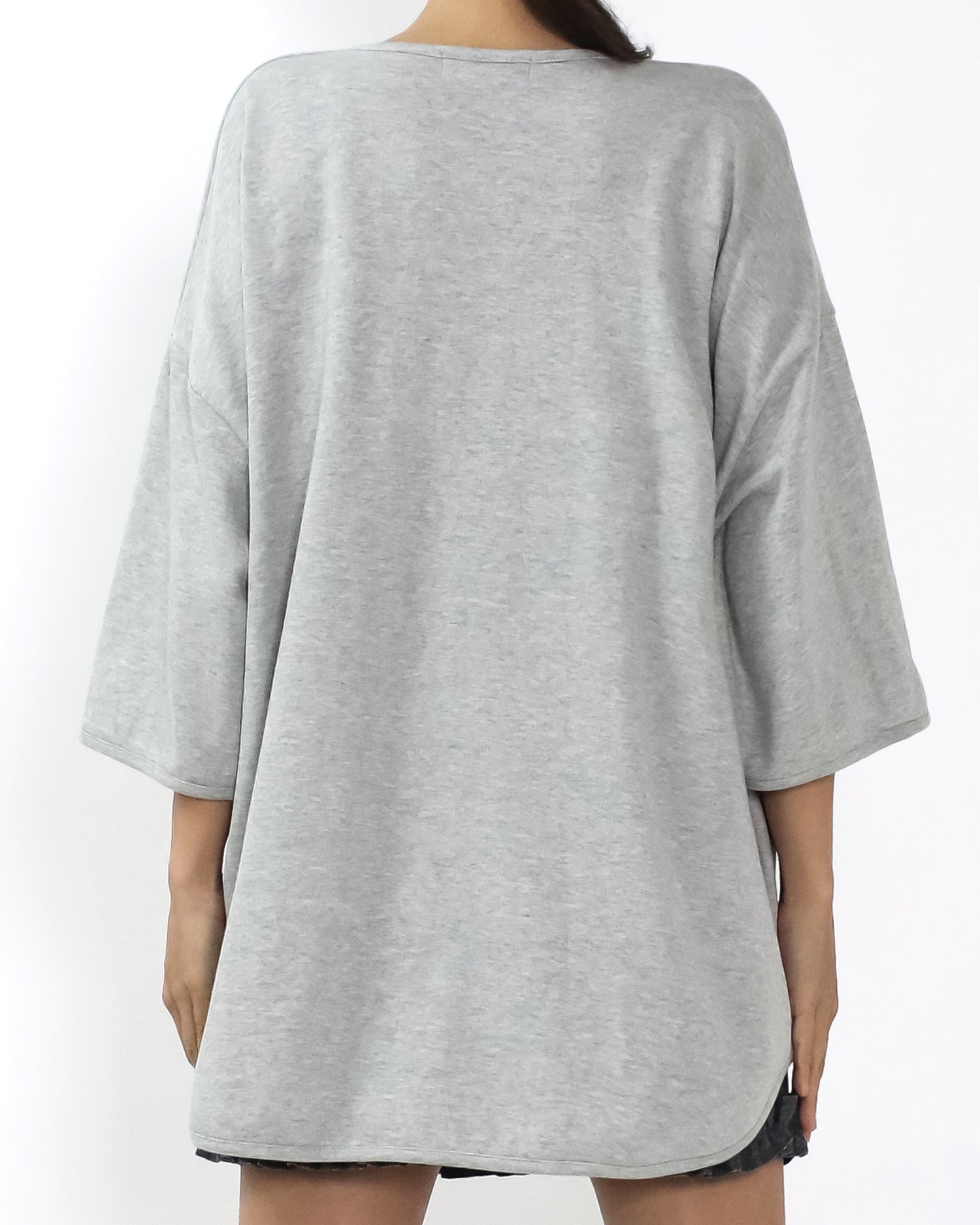 grey U hem tee