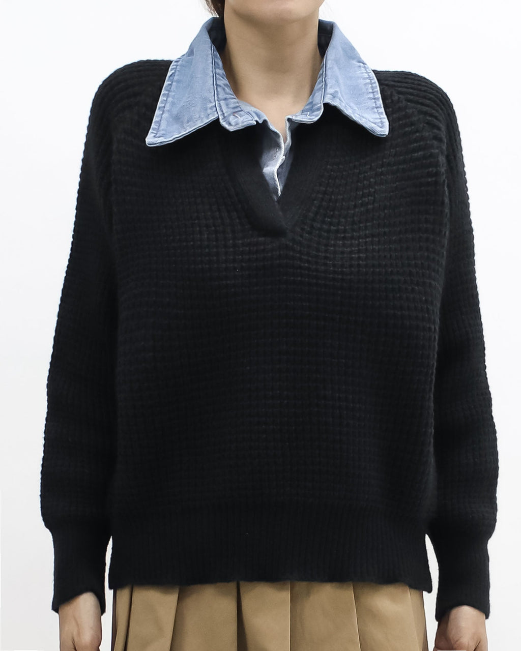 black w/ denim collar knitted top