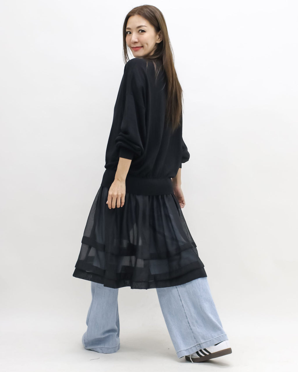 black V neck knitted & mesh flare hem top