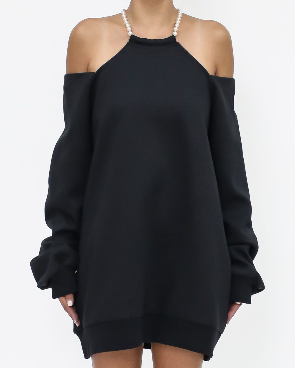 black cutout shoulders pearls necklace sweatshirt *pre-order*