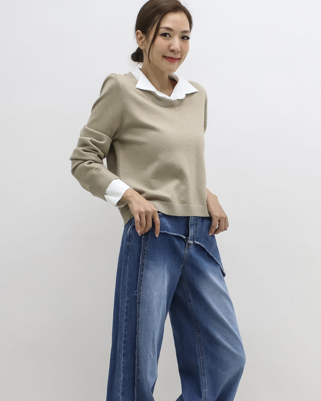 beige w/ ivory collar & cuffs knitted top