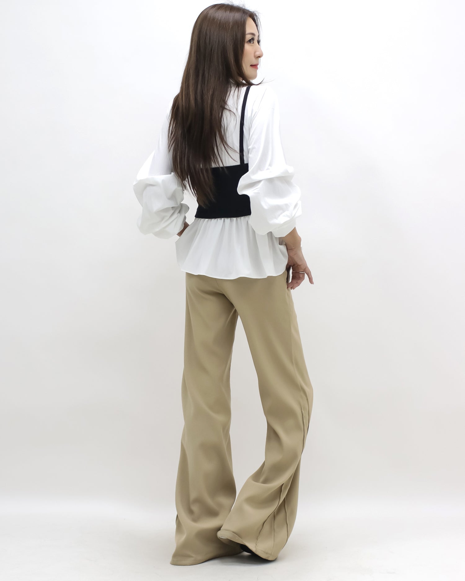 ivory w/ black knitted vest ruched sleeve shirt *pre-order*