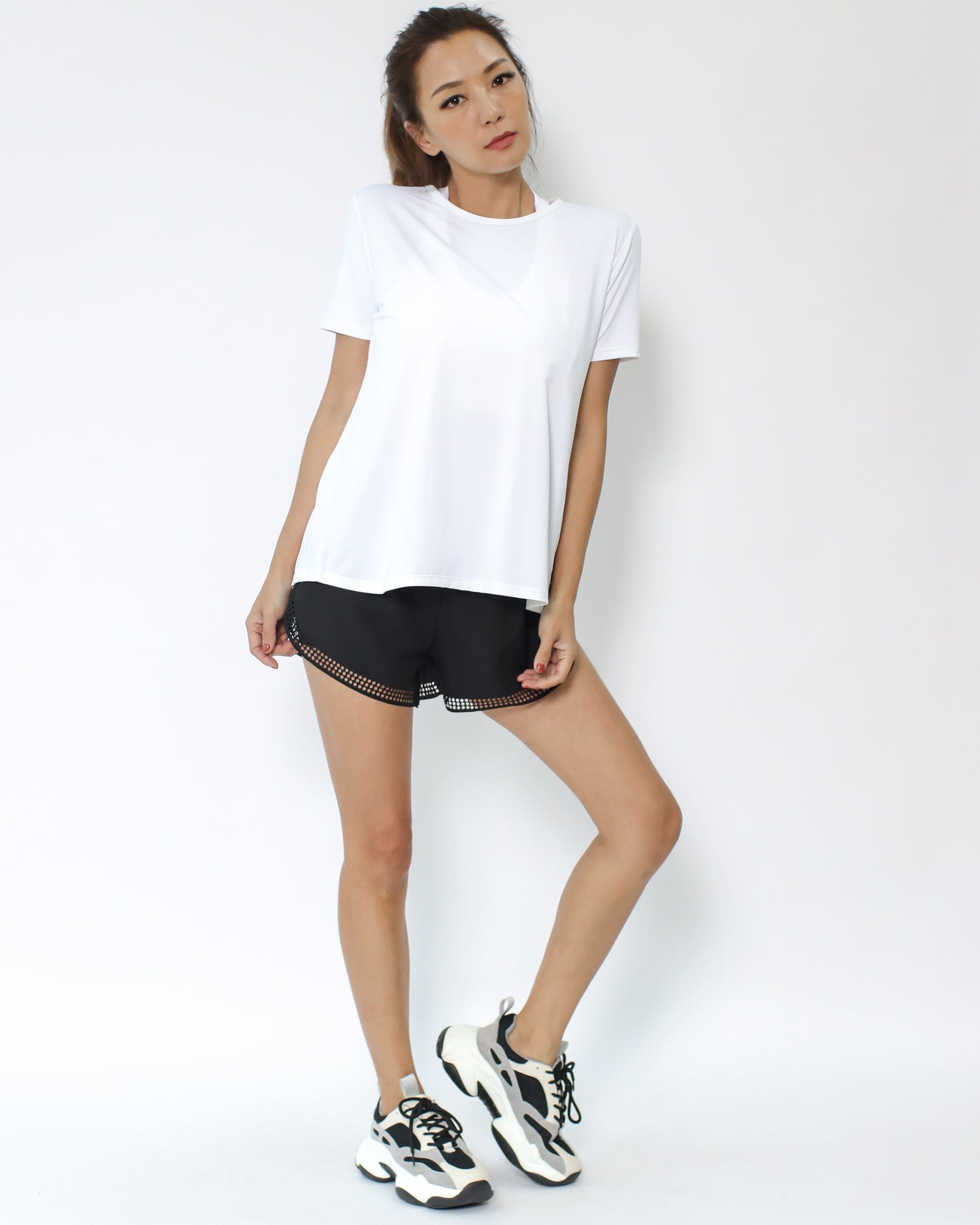 white mesh back asymmetric hem sporty tee *pre-order*