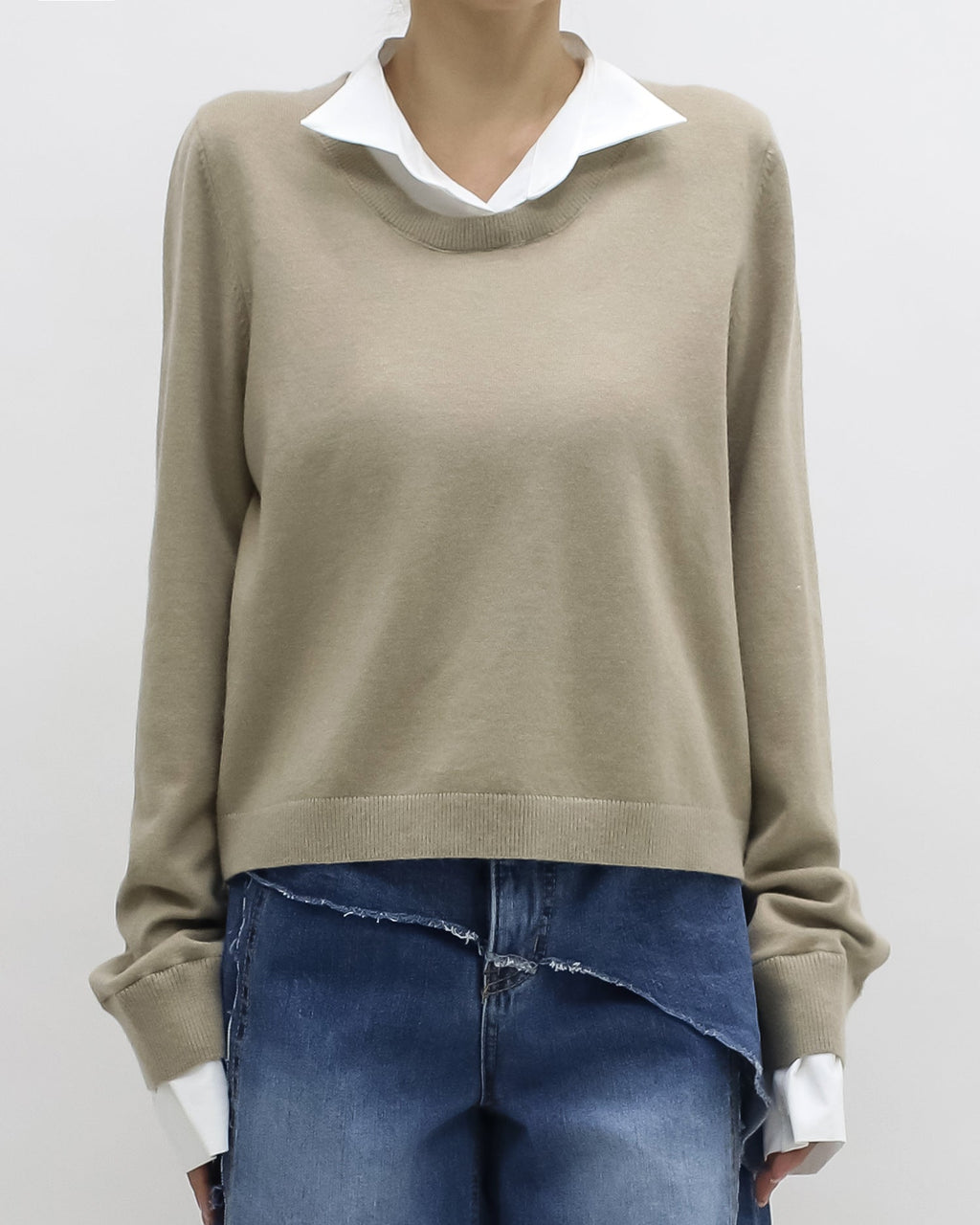 beige w/ ivory collar & cuffs knitted top