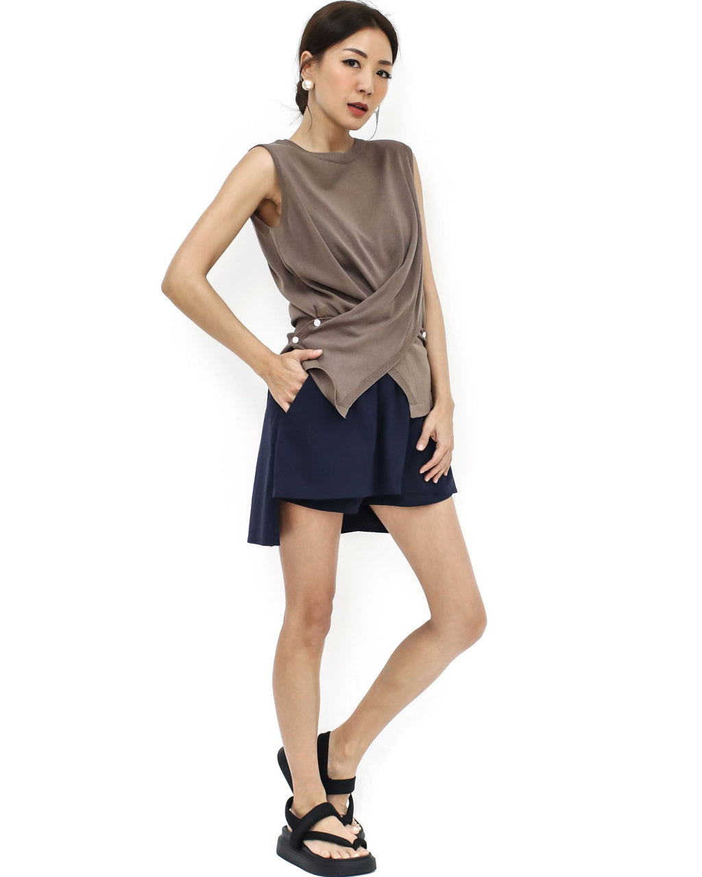 brown fine knitted wrapped vest *pre-order*