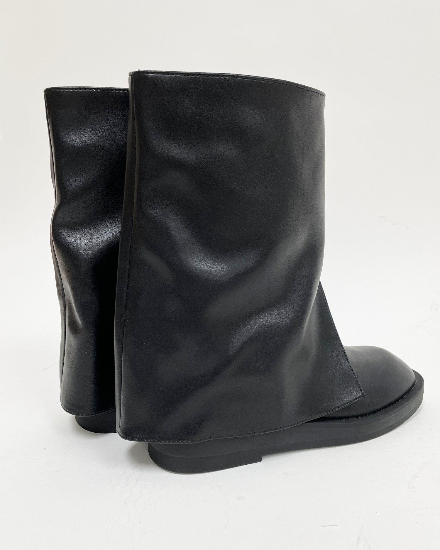 black PU leather split front boots - 36