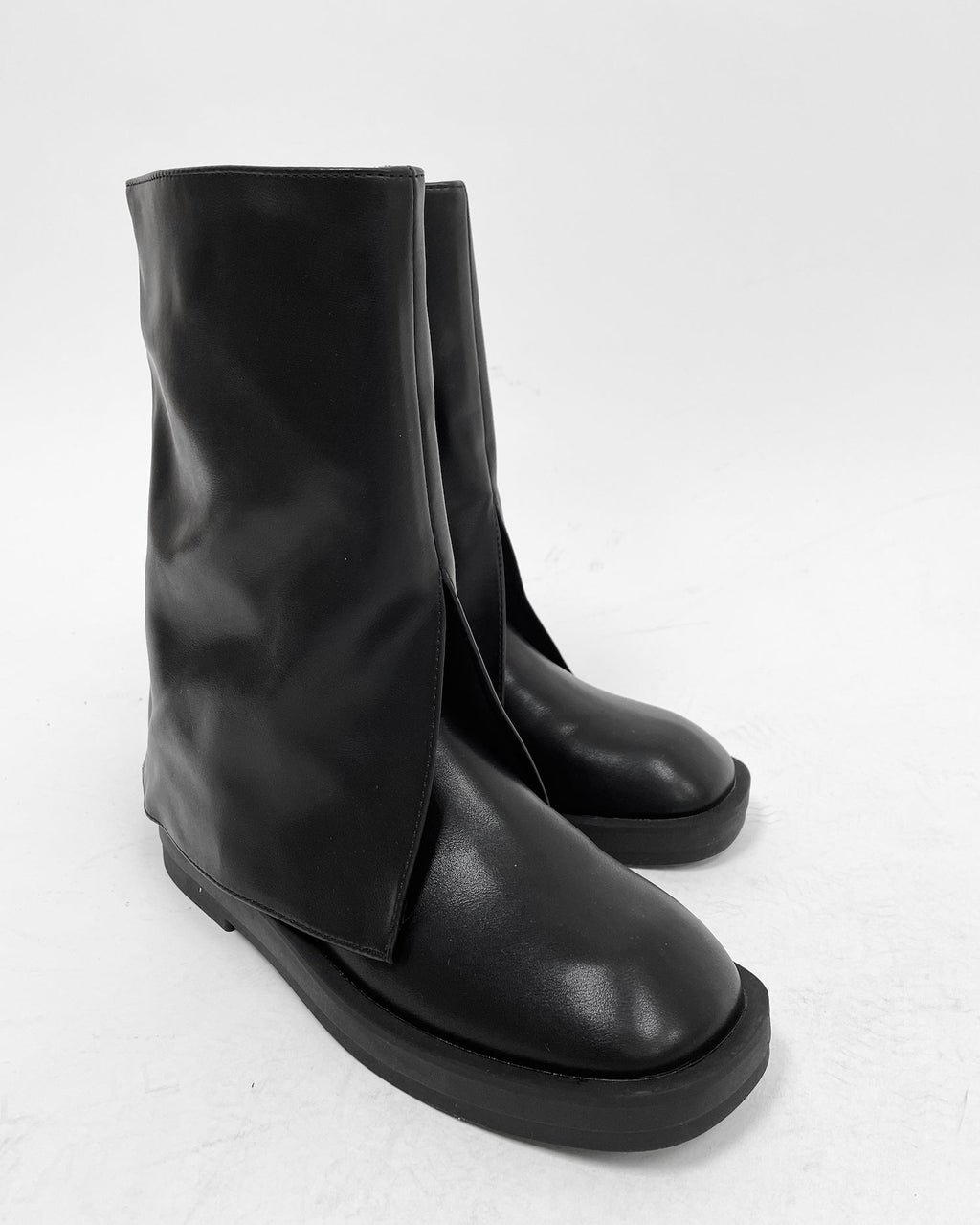 black PU leather split front boots - 36
