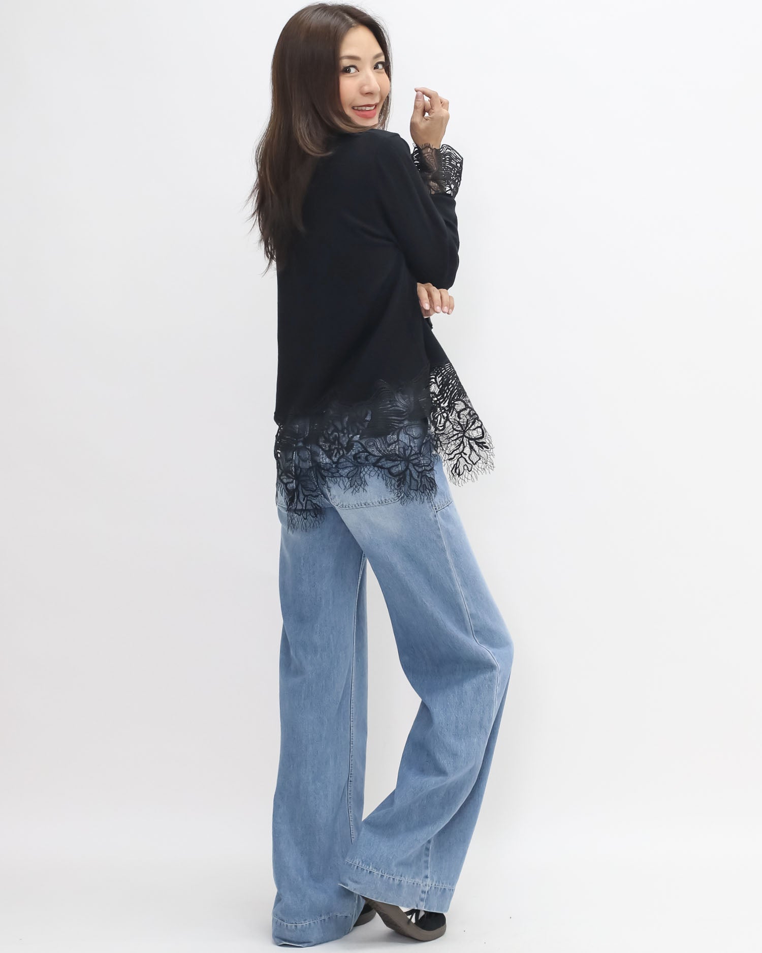 black w/ lace hem & cuffs knitted cardigan *pre-order*