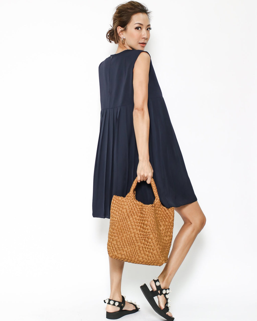 beige woven tote bag with pouch *pre-order*