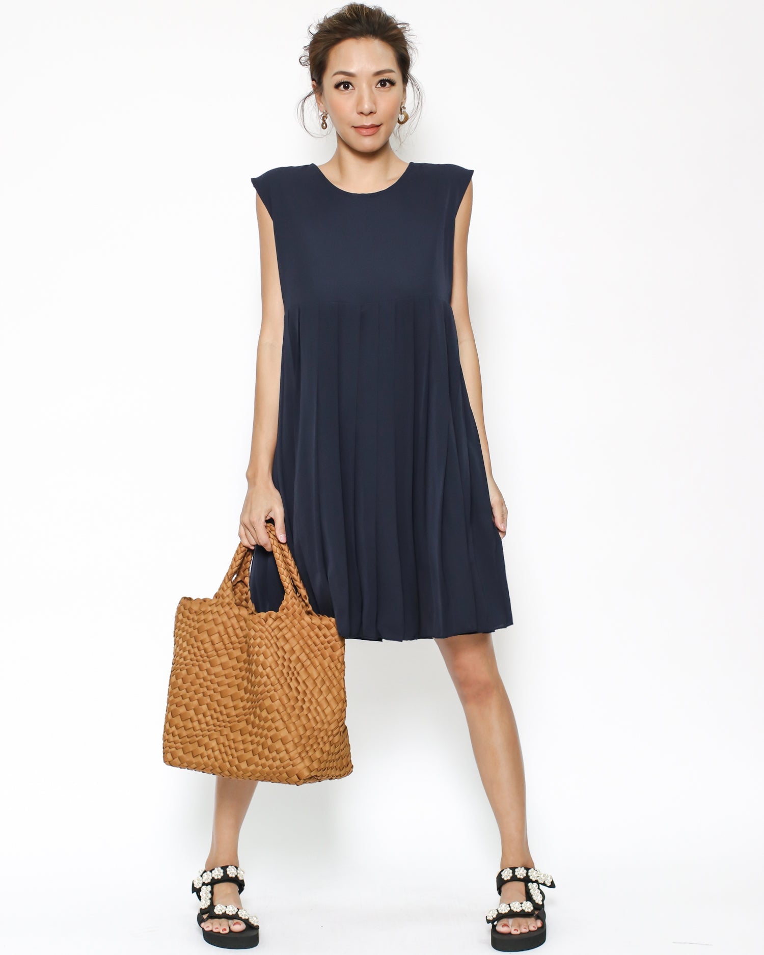 beige woven tote bag with pouch *pre-order*