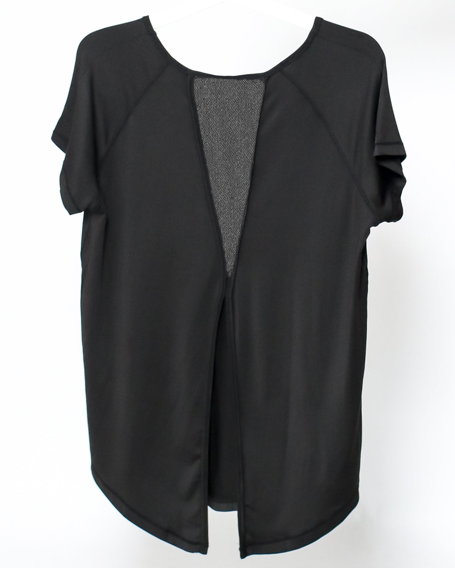 black mesh back asymmetric hem sporty tee *pre-order*