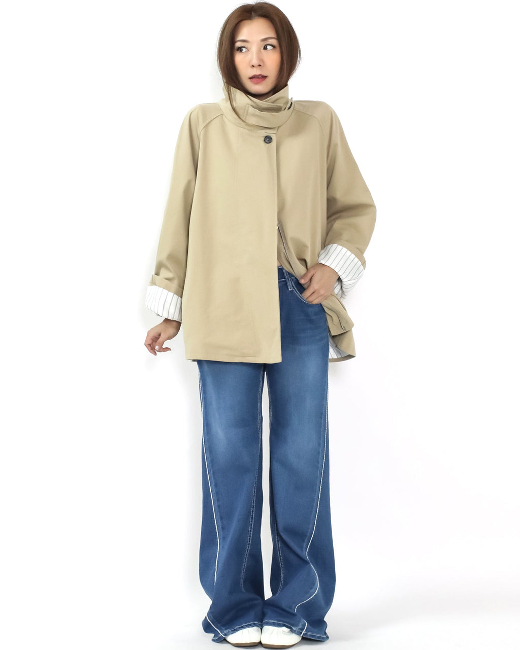 Mid blue w/ ivory line straight leg jeans