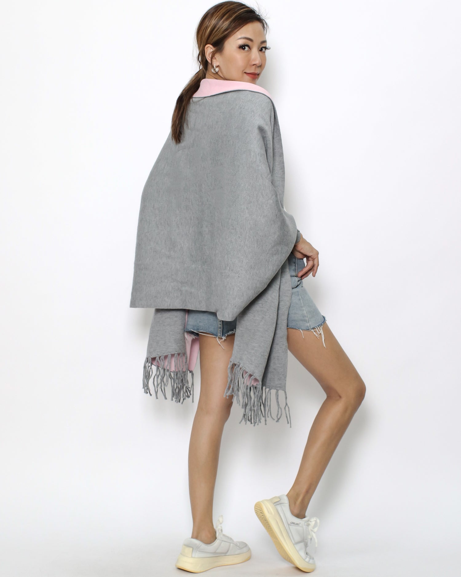 grey & pink tassels poncho *pre-order*