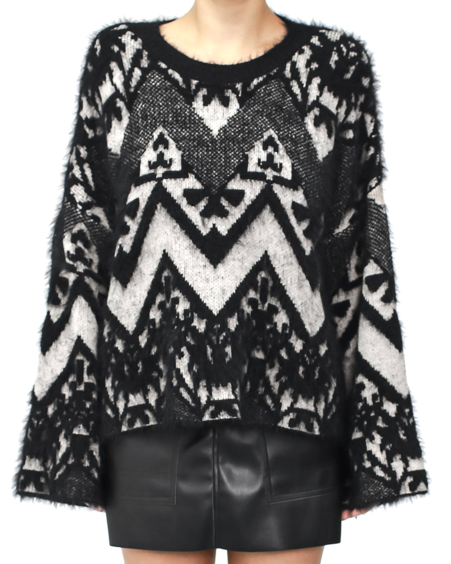 Black & ivory pattern fluffy knitted top *pre-order*