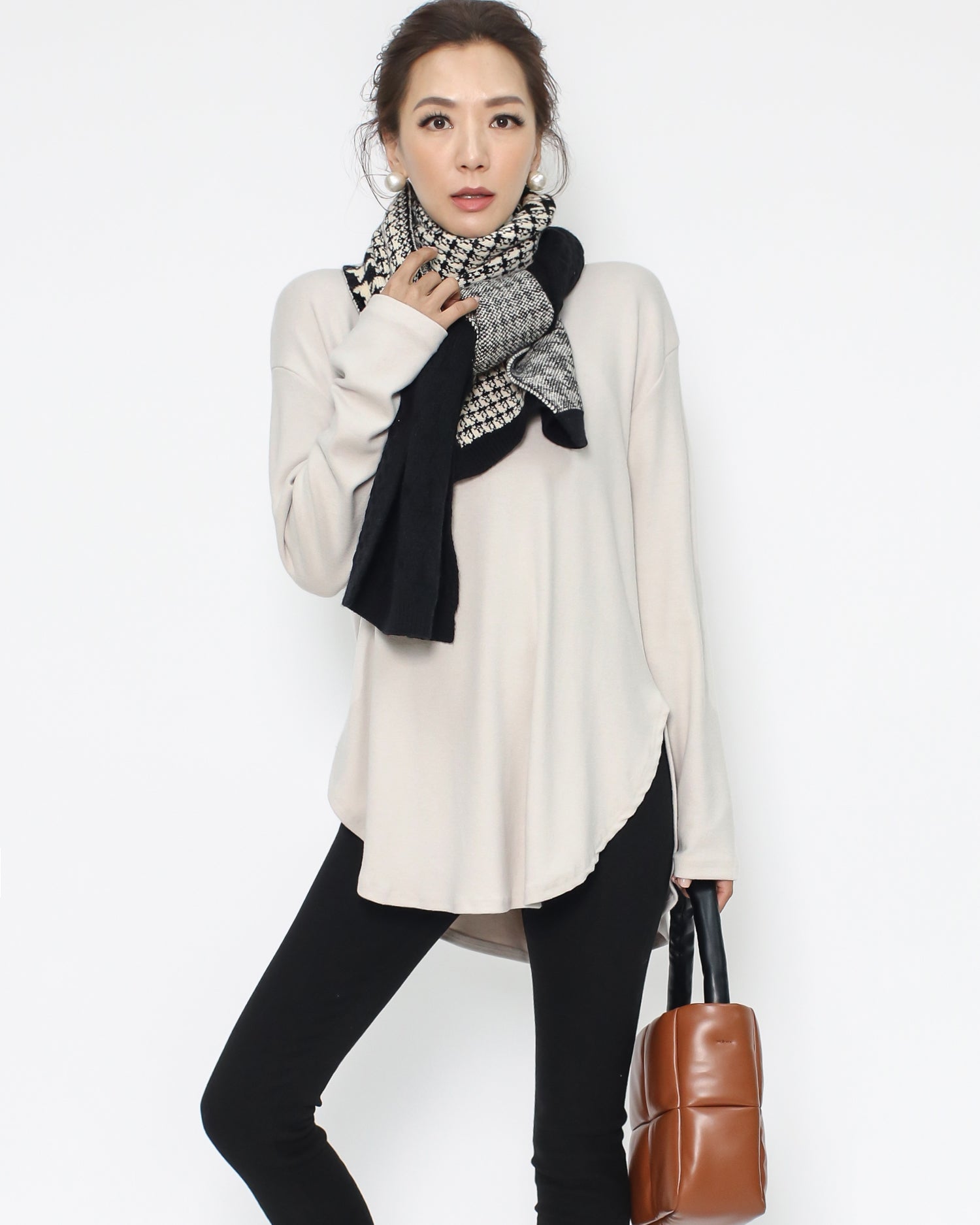 black & ivory patterned knitted scarf *pre-order*