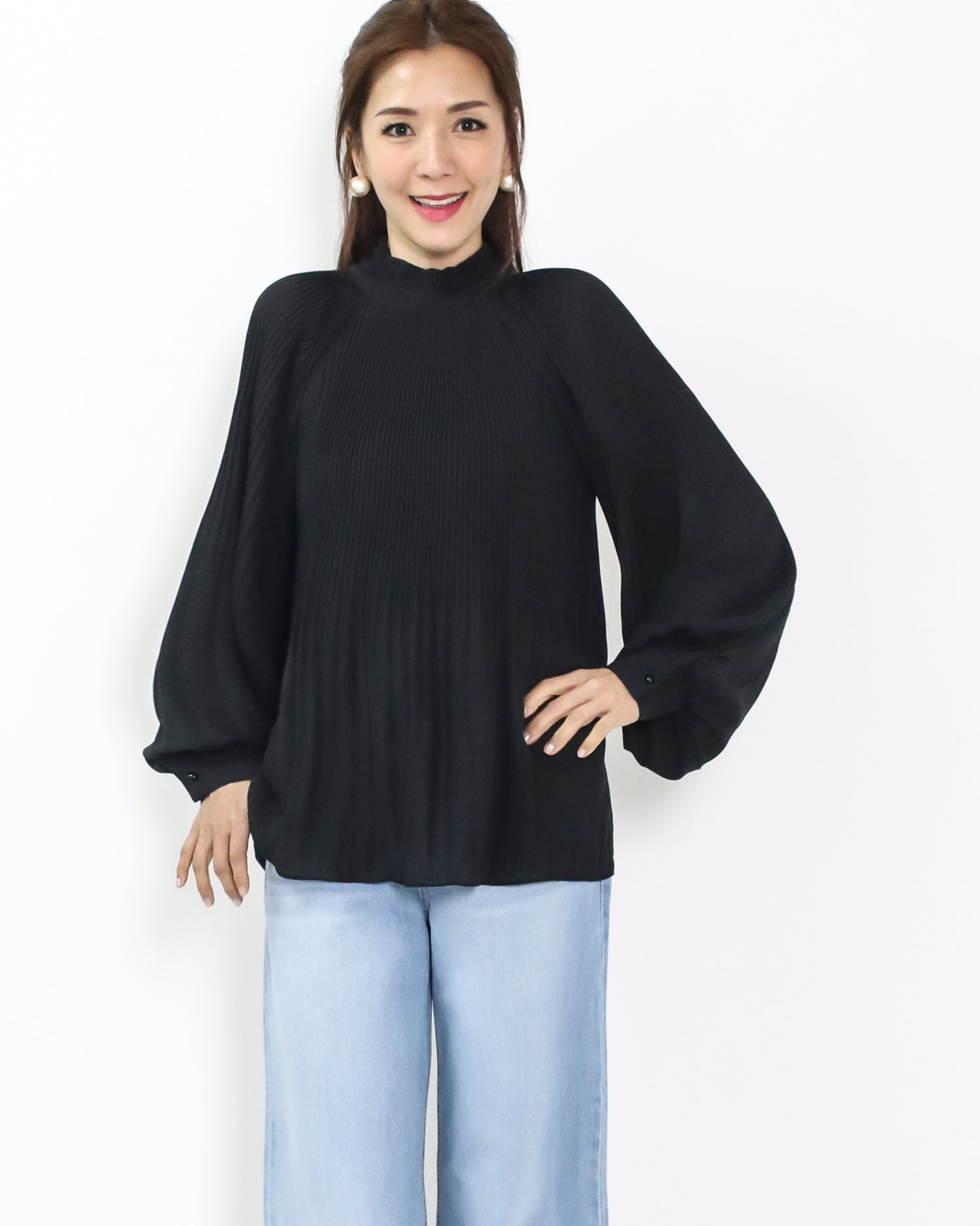 black pleats chiffon top *pre-order*