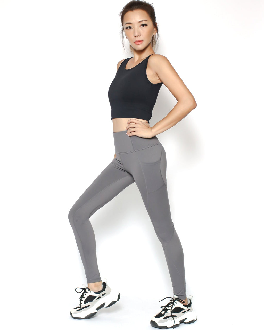 black U back sports bra *pre-order*