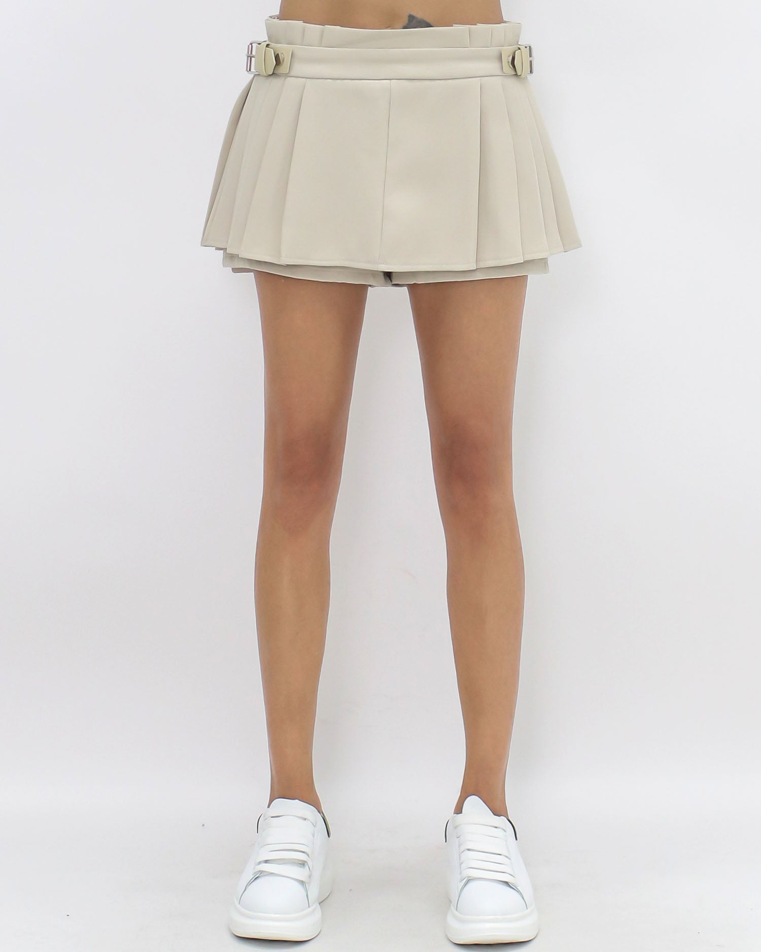 ivory pleats mid-rise skort *pre-order*