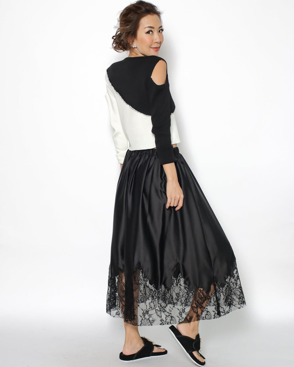 black & ivory cutout shoulders cropped top *pre-order*