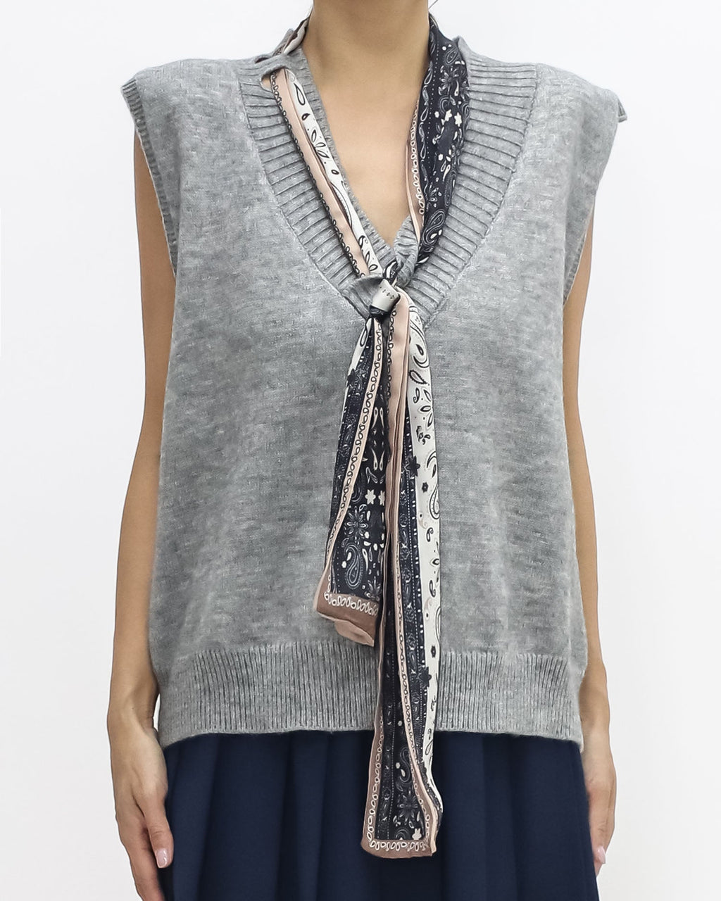 grey w/ printed scarf knitted vest *pre-order*
