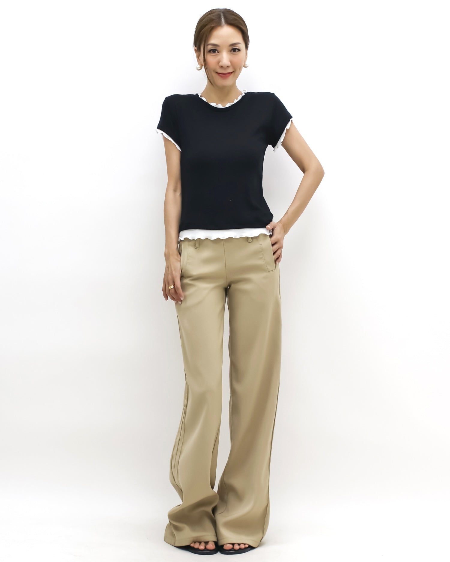 black w/ ivory ruffles hem tee *pre-order*