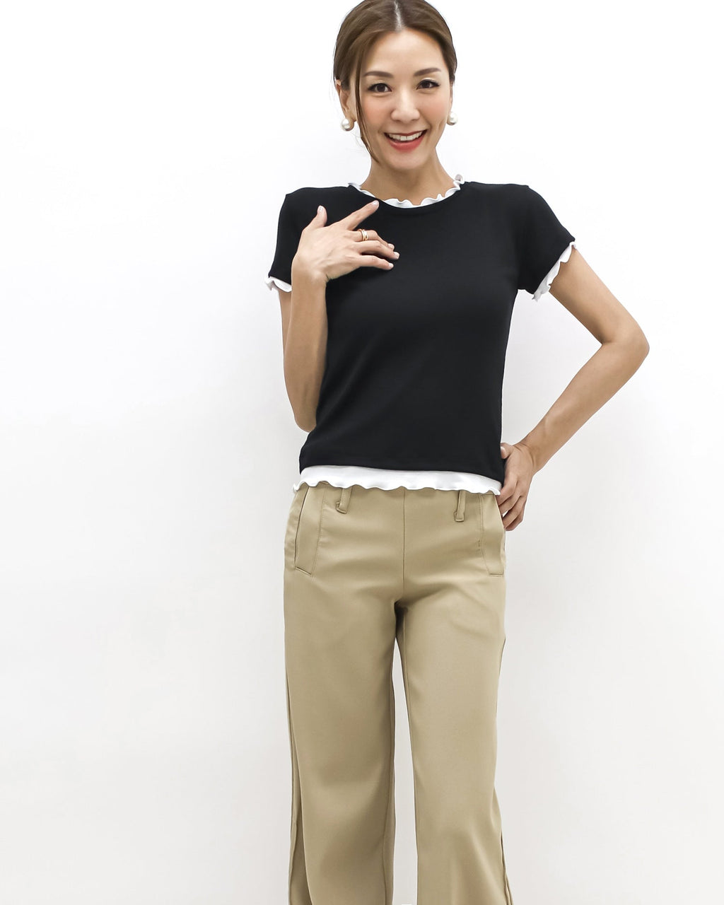 black w/ ivory ruffles hem tee *pre-order*