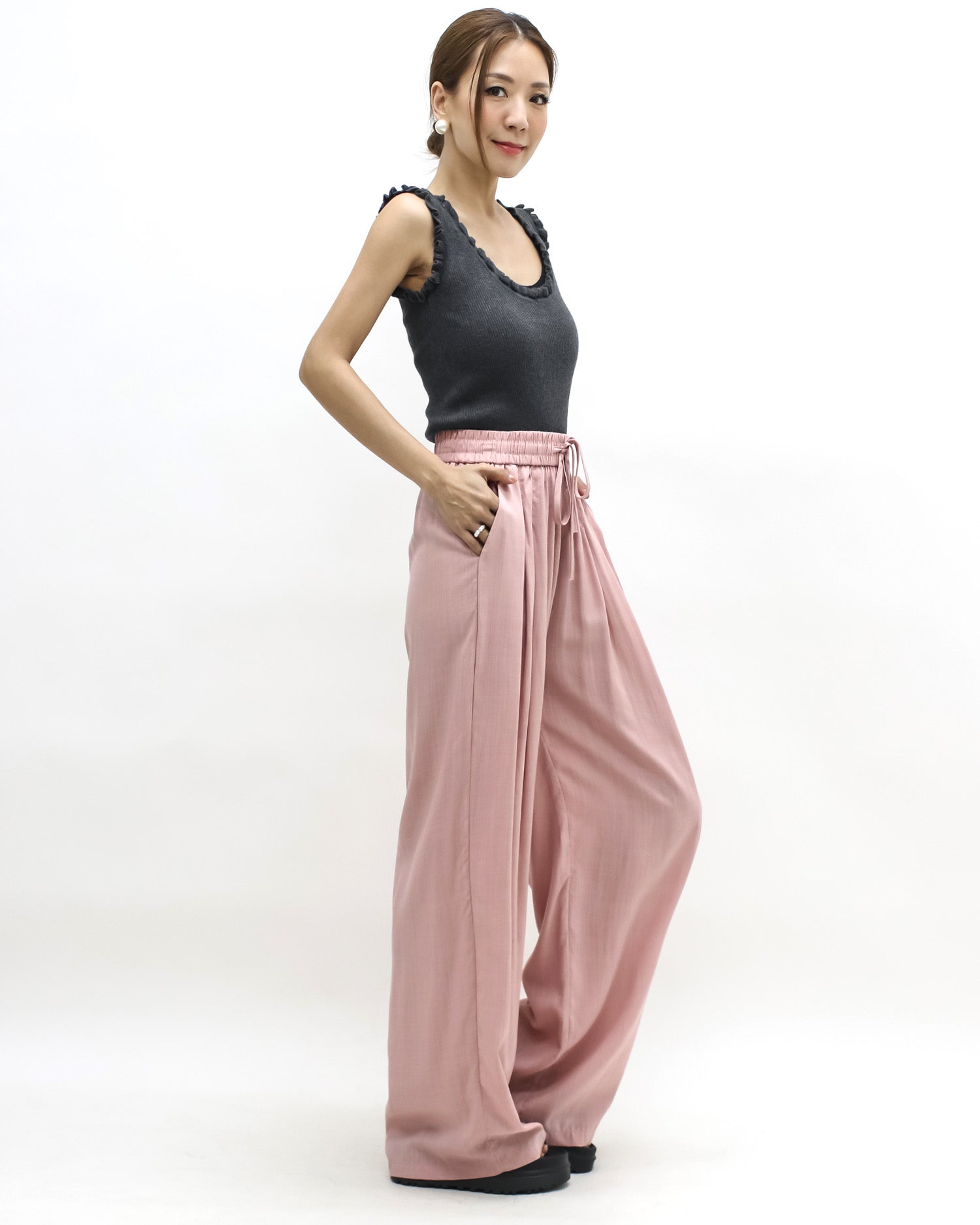 grey ruffles hem knitted vest *pre-order*