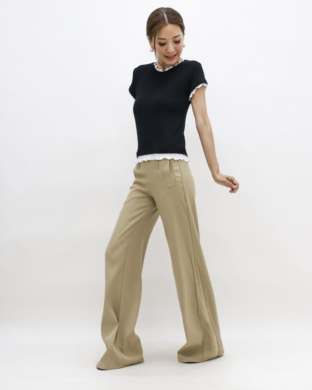 black w/ ivory ruffles hem tee *pre-order*