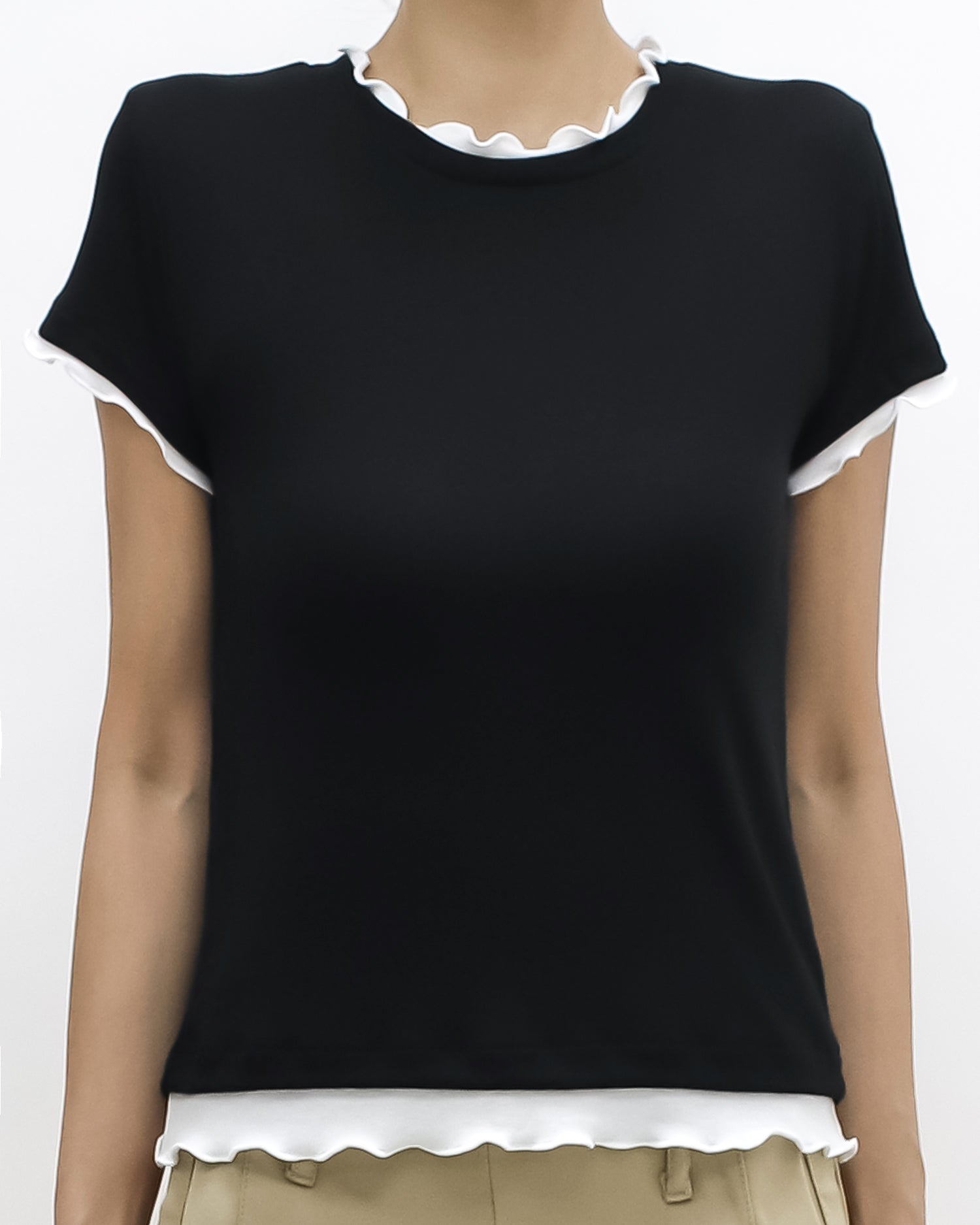 black w/ ivory ruffles hem tee *pre-order*