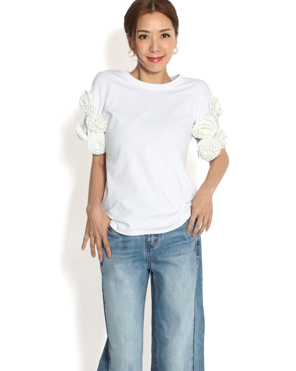 ivory tee w/ flowers sleeves *pre-order*