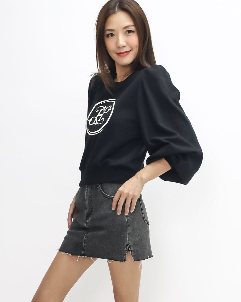 black stitched front puff sleeves sweatshirt *pre-order*