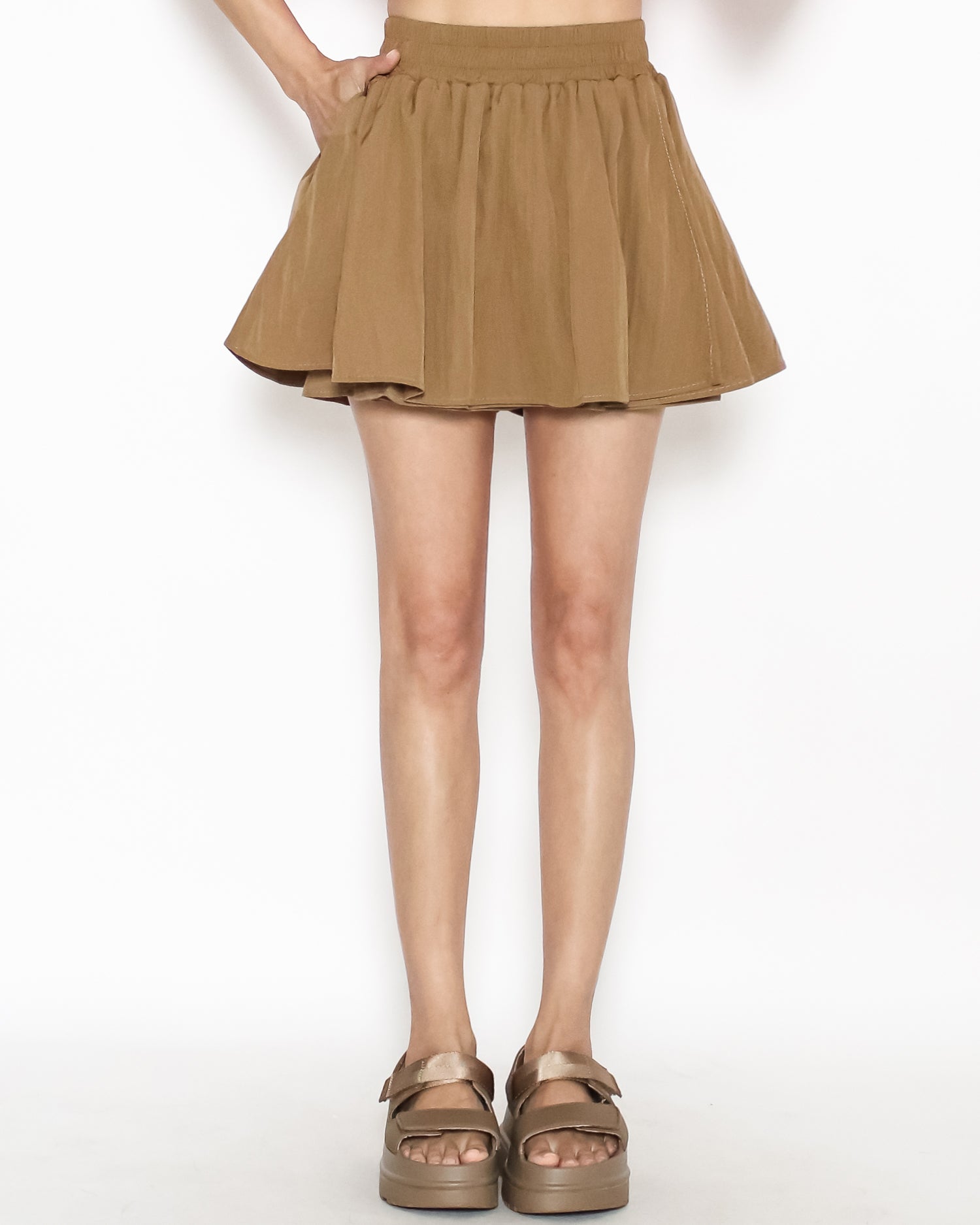 beige flare layer tech skort *pre-order*