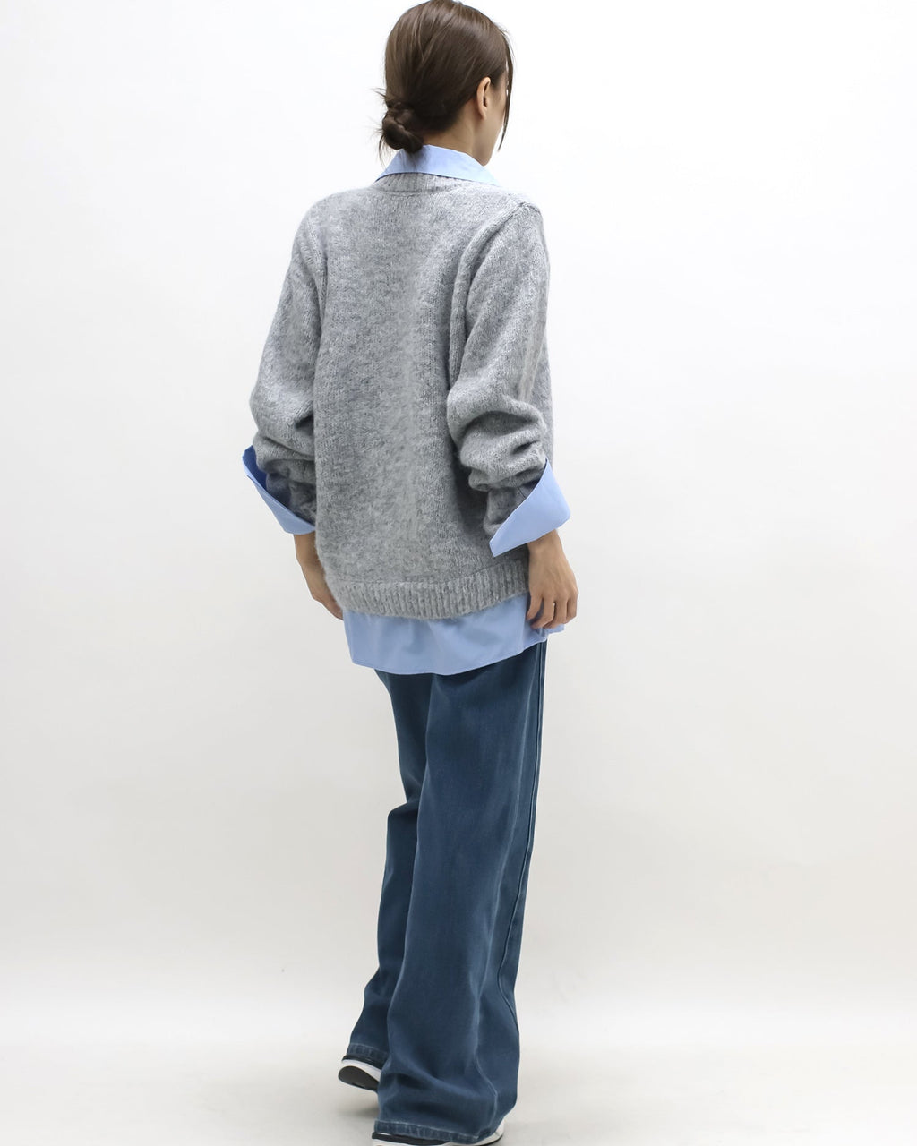 grey w/ blue shirt contrast knitted top