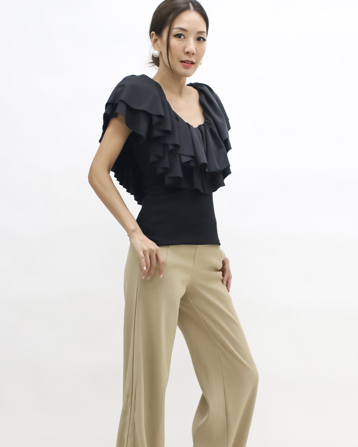 black ruffles chain back vest *pre-order*