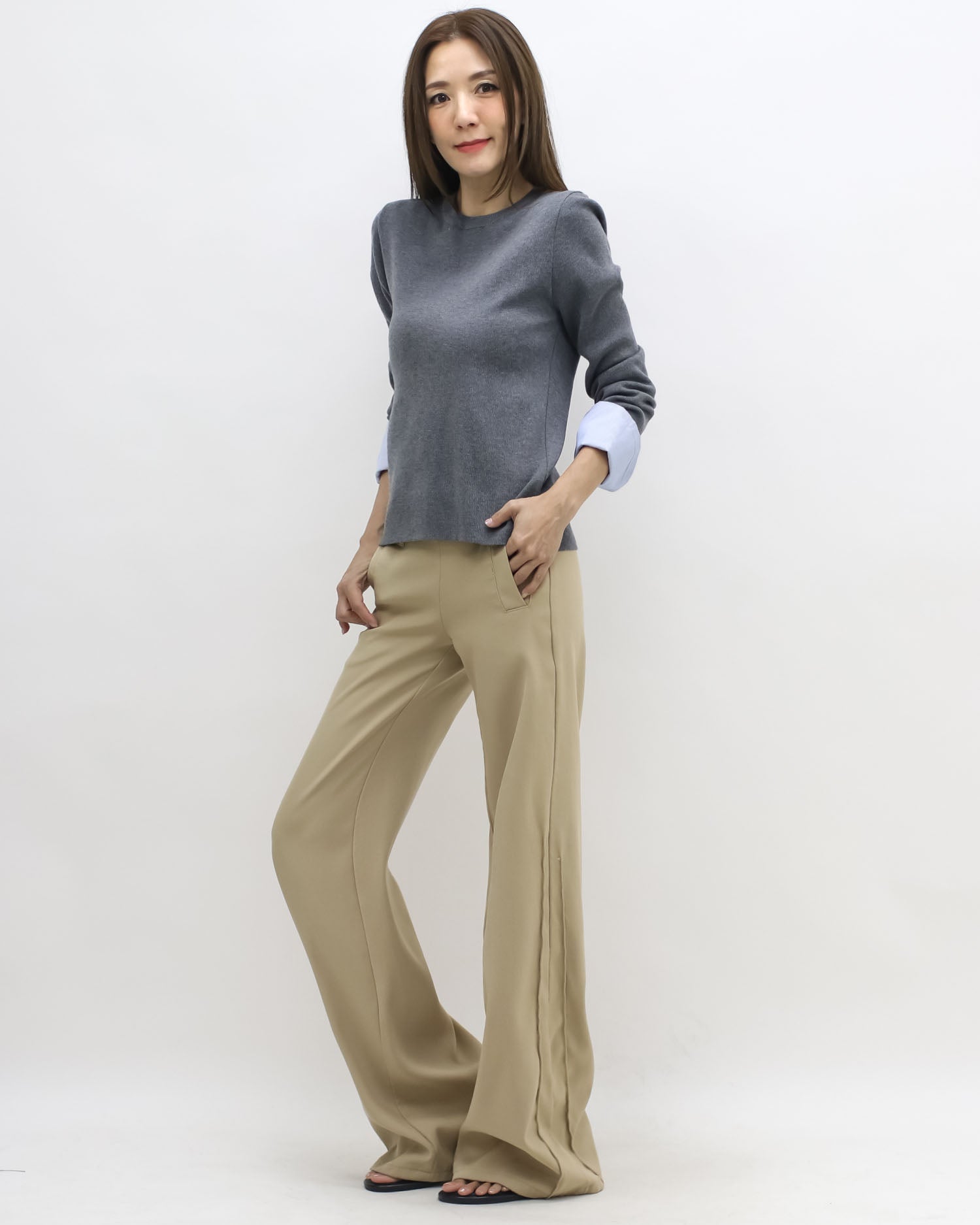 grey w/ blue shirt cuffs knitted top