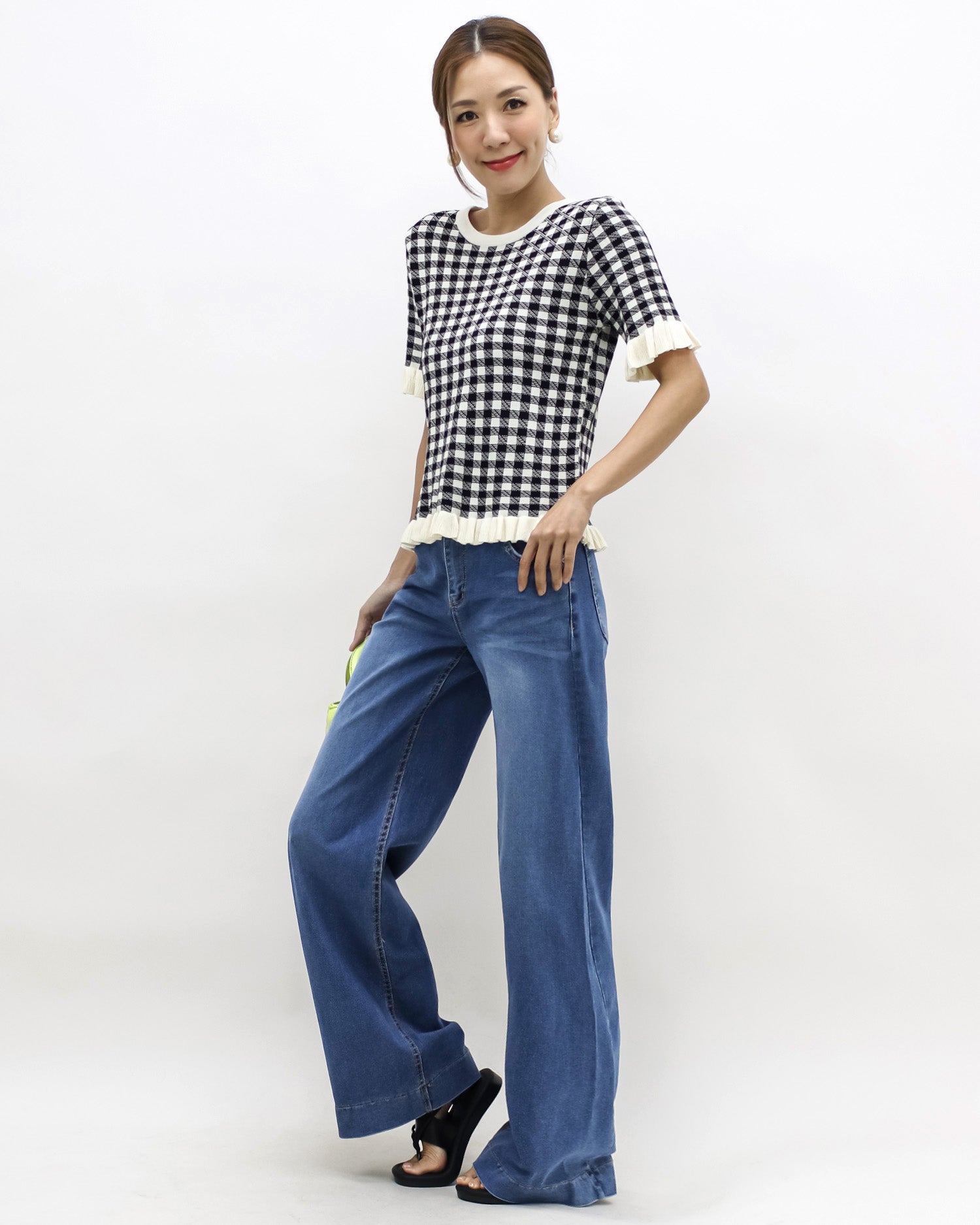 black & ivory checkers w/ ruffles hem knitted top *pre-order*