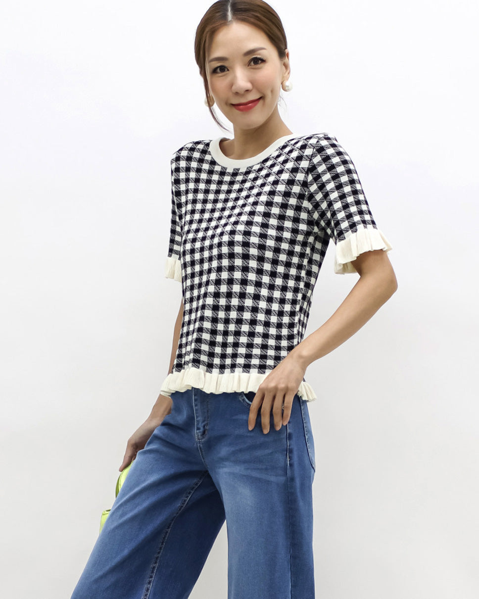 black & ivory checkers w/ ruffles hem knitted top *pre-order*