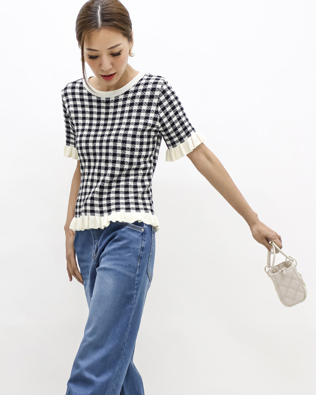 black & ivory checkers w/ ruffles hem knitted top *pre-order*