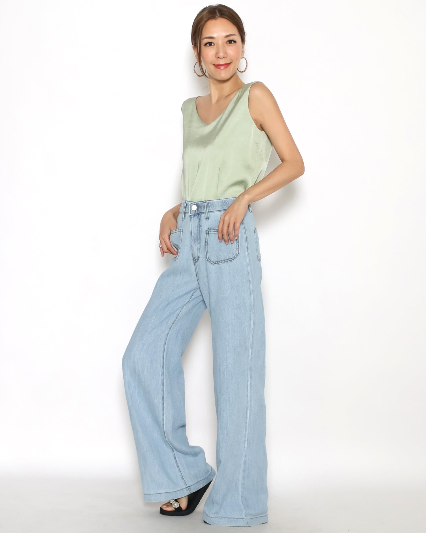 light green slinky texture vest *pre-order*