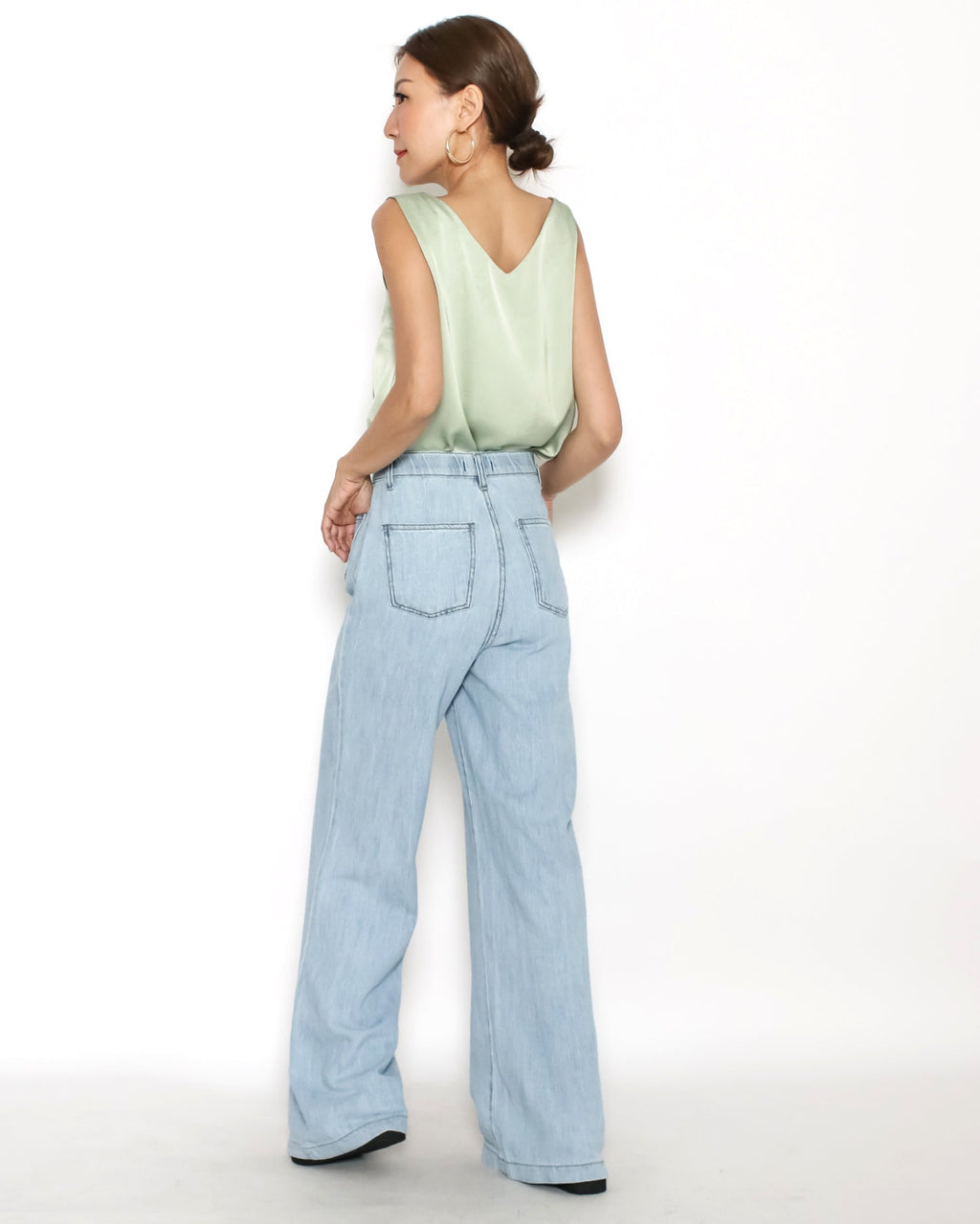 light green slinky texture vest *pre-order*