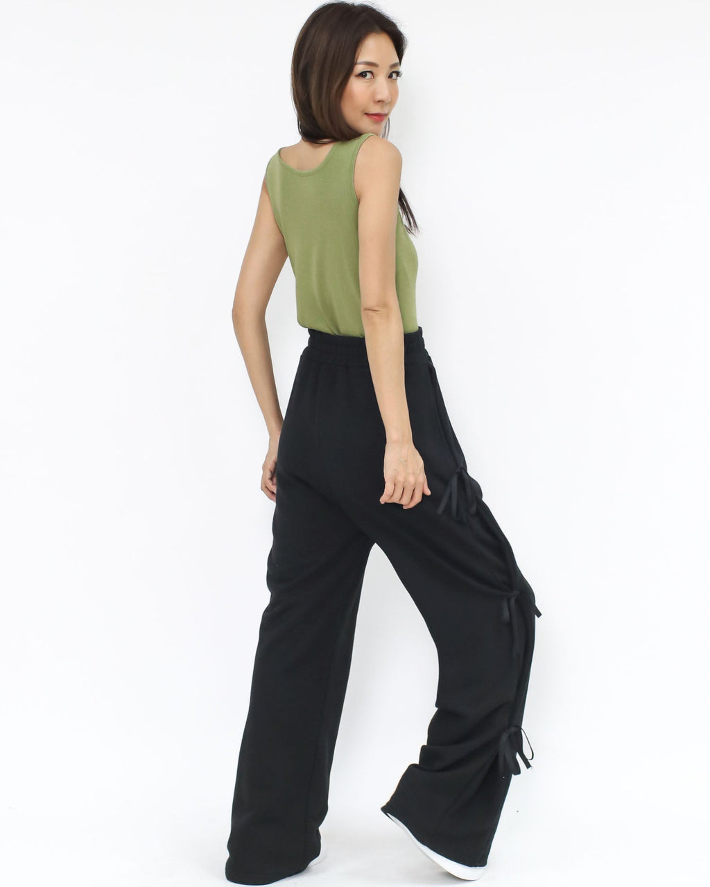 green fine knitted vest