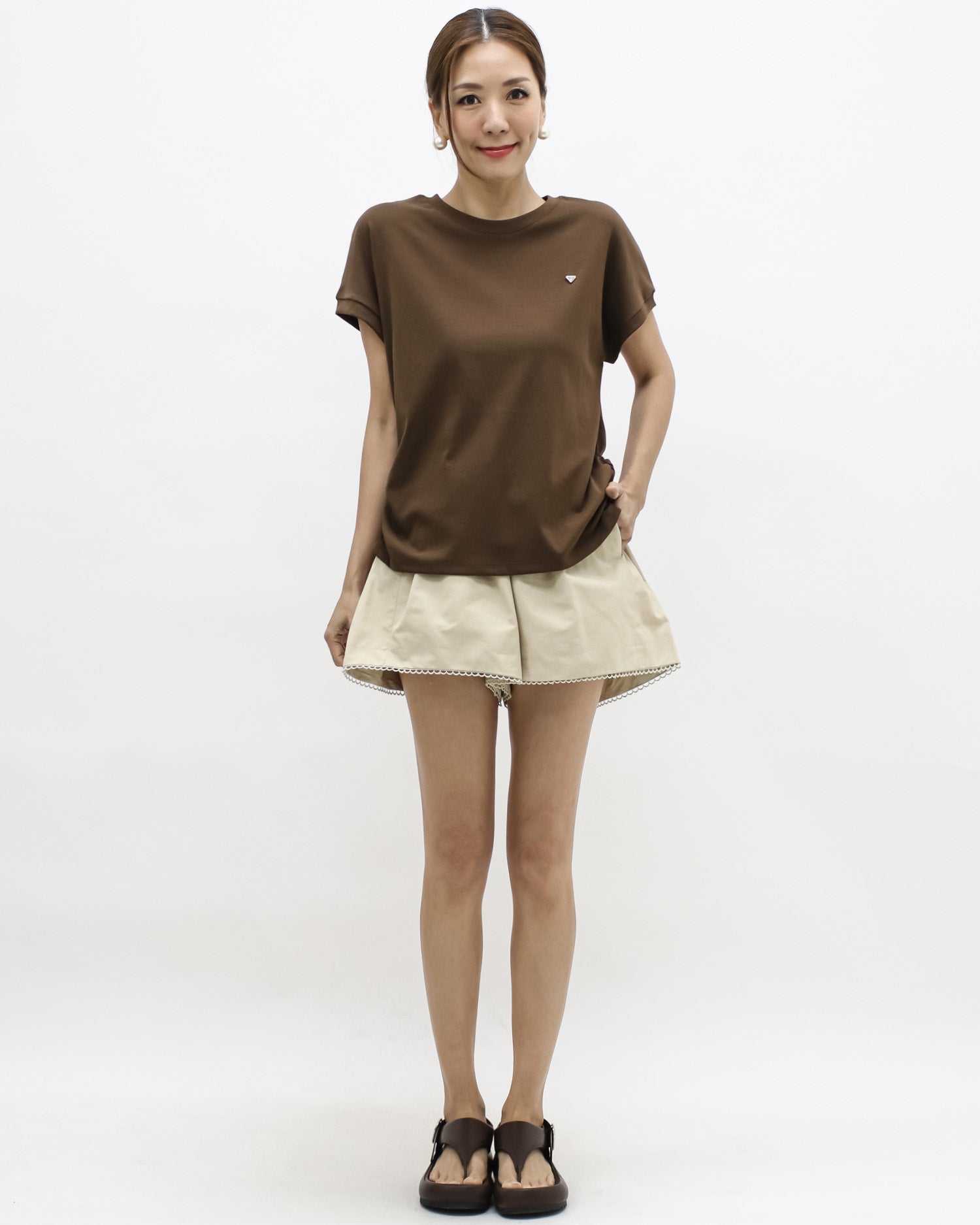 beige w/ crochet hem short *pre-order*