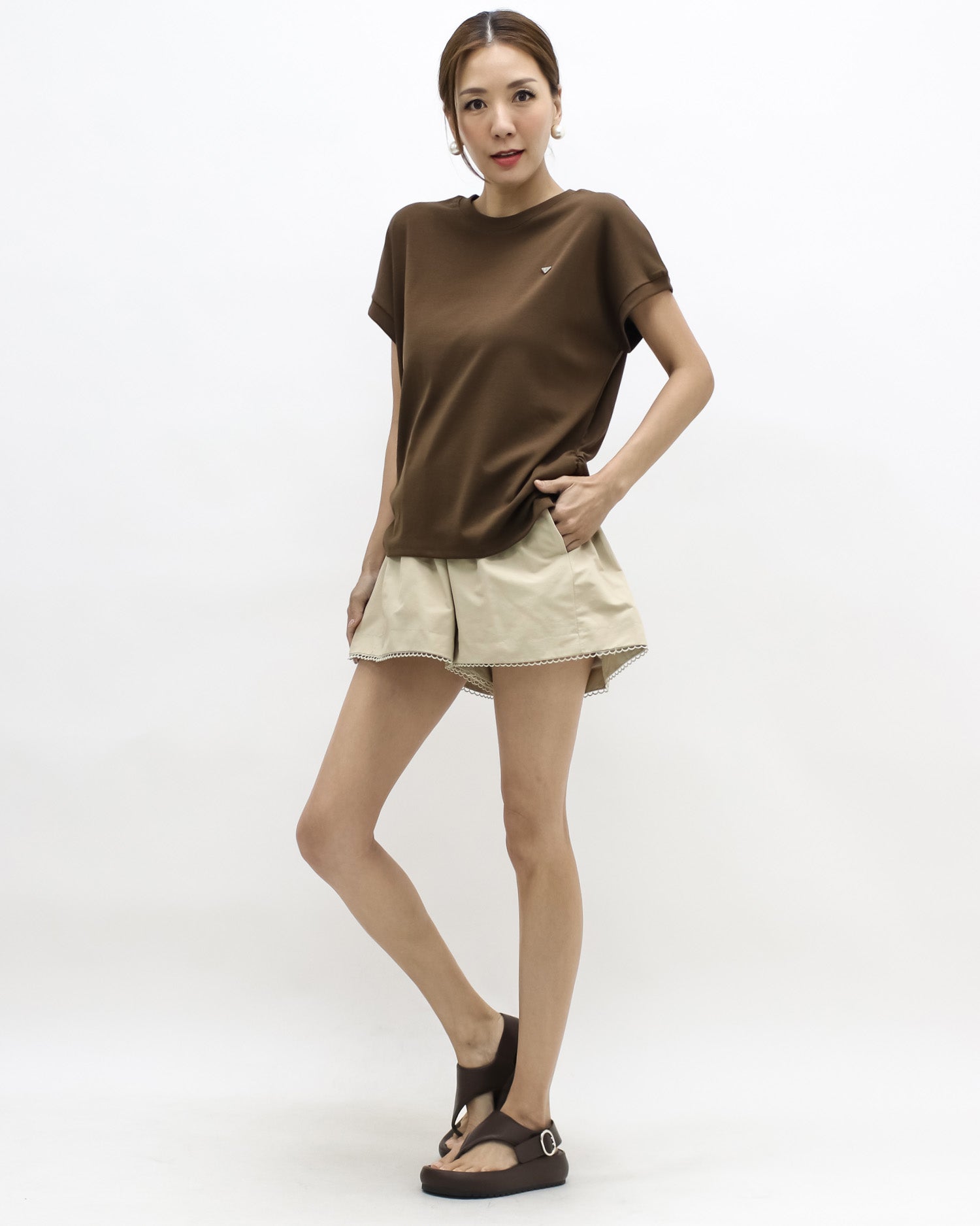 brown round shoulder tee *pre-order*