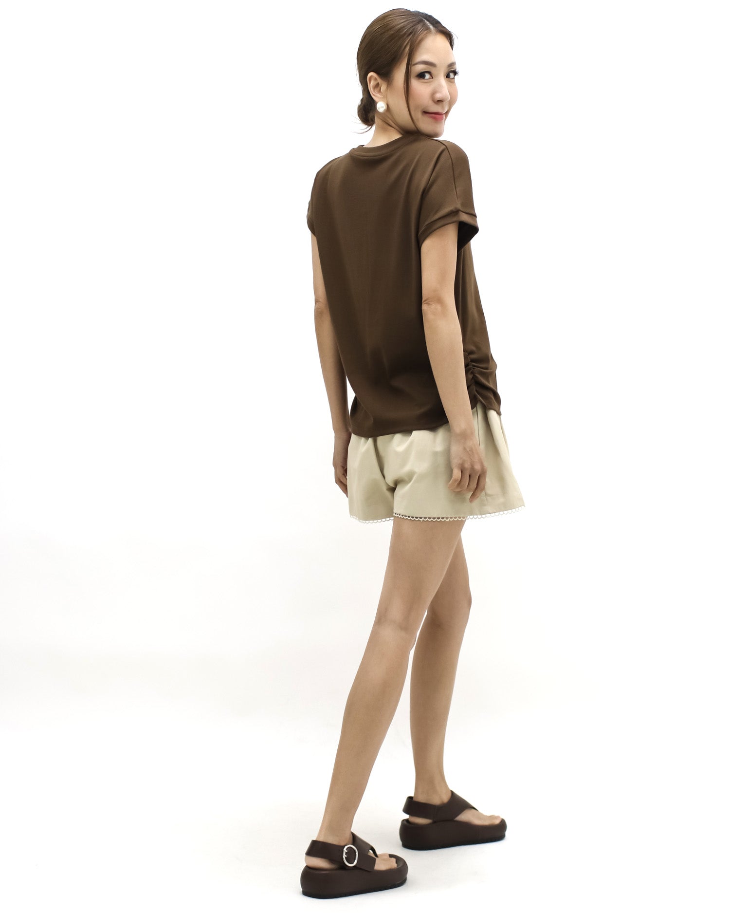 brown round shoulder tee *pre-order*