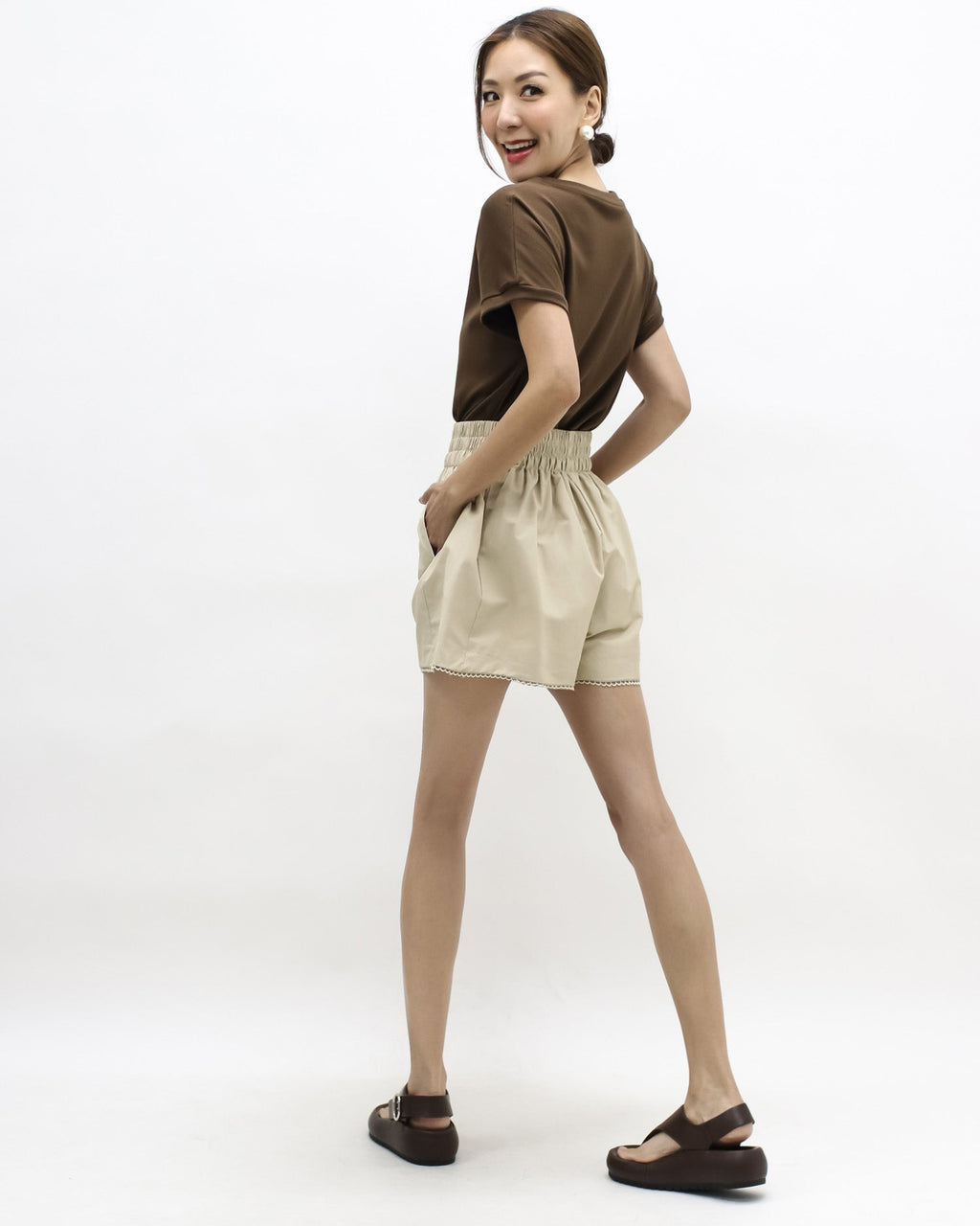 beige w/ crochet hem short *pre-order*