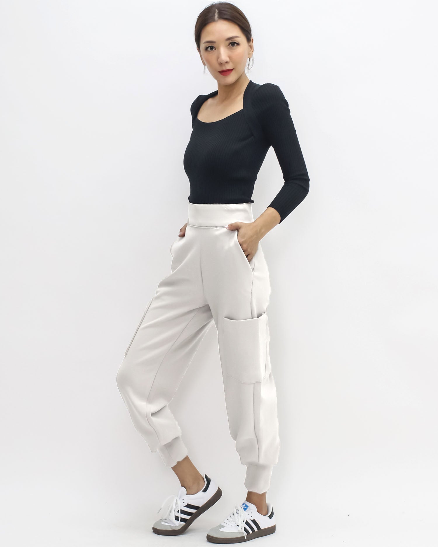 ivory pockets joggers *pre-order*