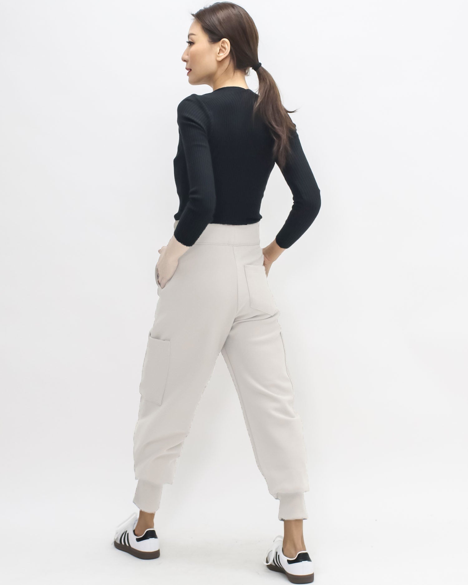 ivory pockets joggers *pre-order*